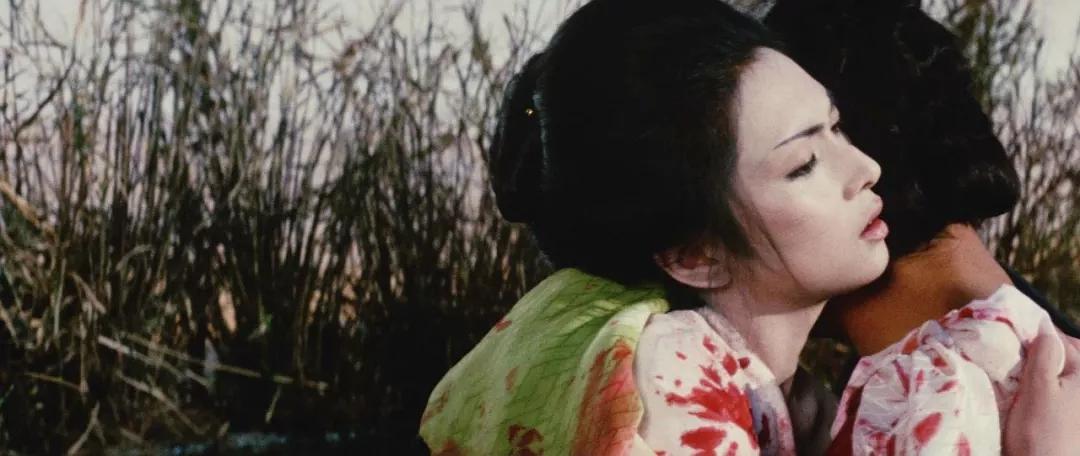 这或许是全片最浪漫的时刻，短暂而动人